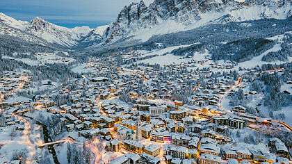 Night Refuge Pomedes - Cortina