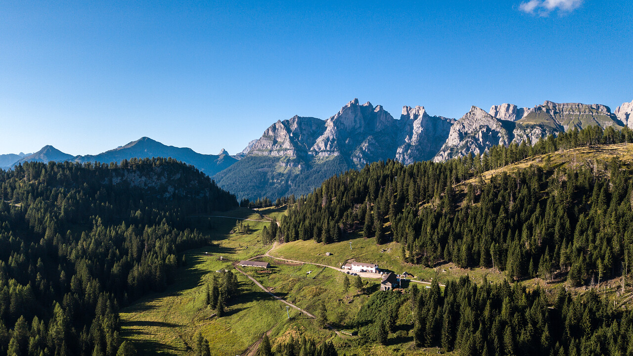 Val Di Zoldo: Vacanze Ai Piedi Del Monte Civetta