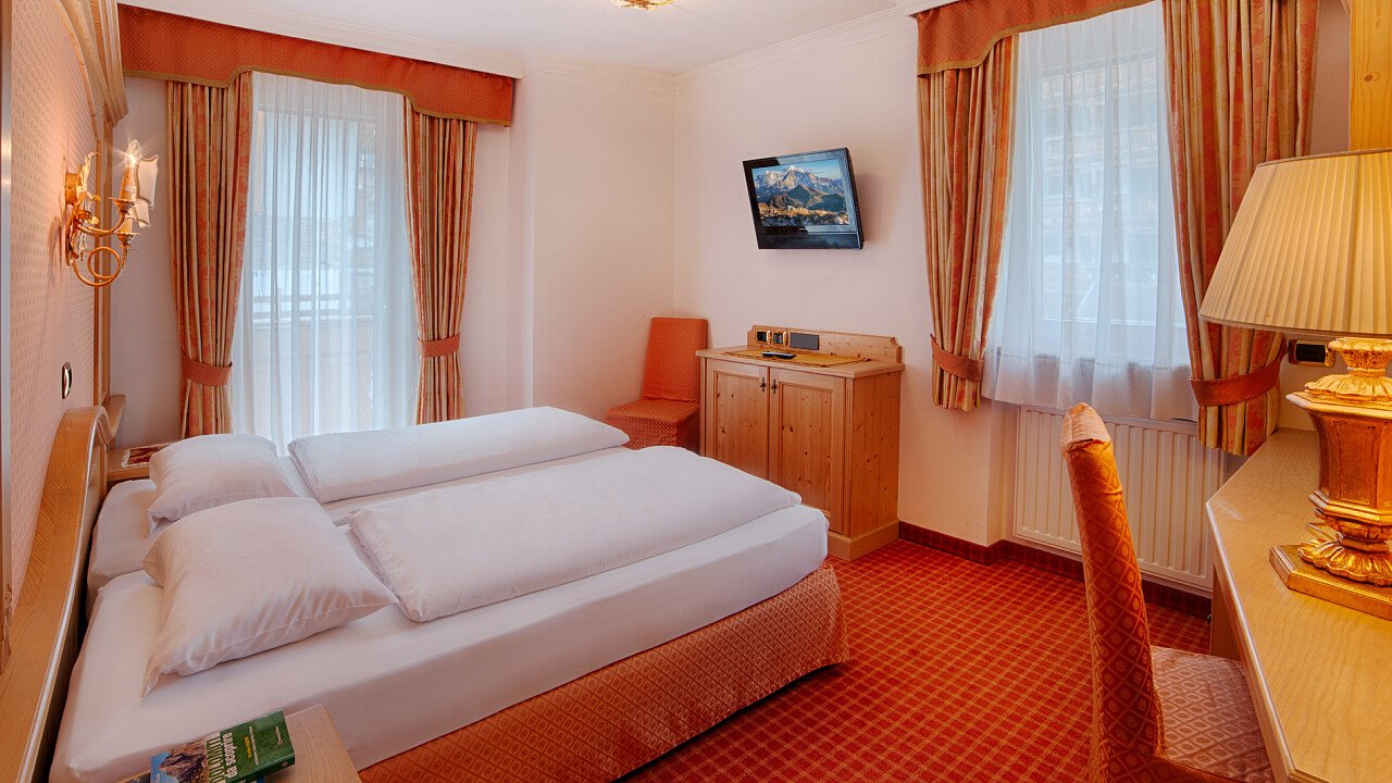 Hotel Garnì Serena - 3 stars Bed and Breakfasts to Arabba - Arabba ...