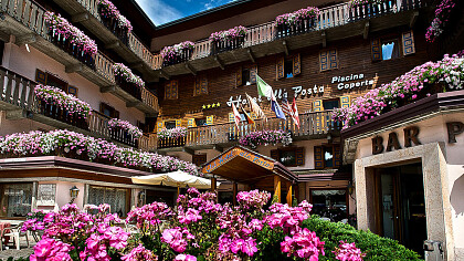 Struttura esterna giorno estate - Hotel Alla Posta